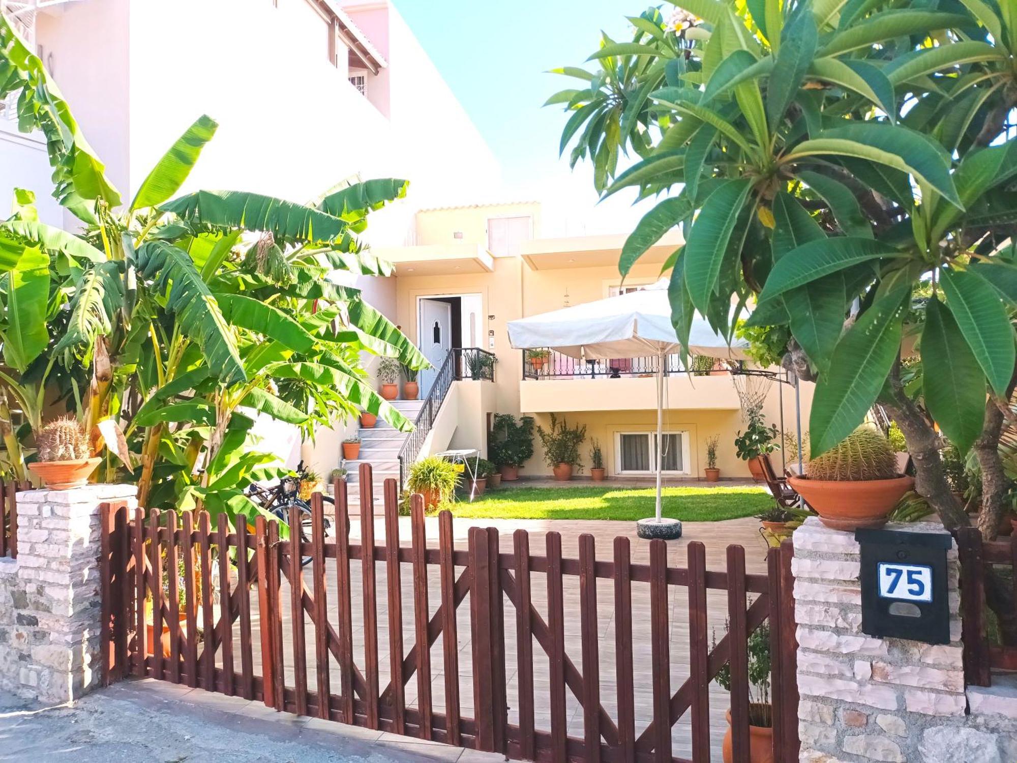 Family Yard House Kos Apartment Exterior foto